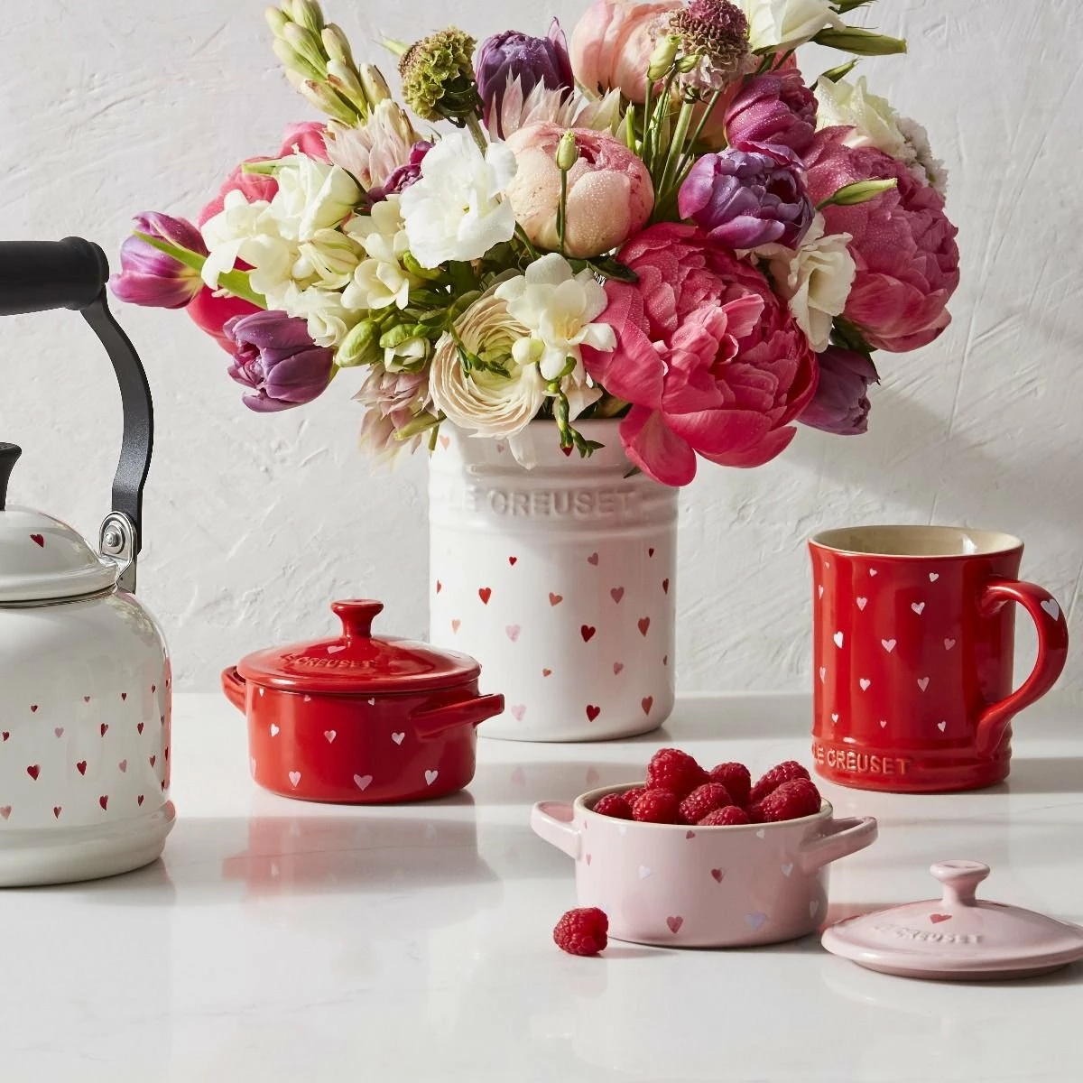 Le Creuset L'Amour Collection 14oz Mug With Heart Applique | Cerise - Image 5